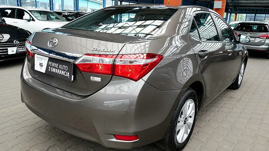 TOYOTA Corolla -