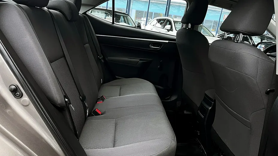 TOYOTA Corolla -