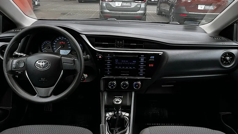 TOYOTA Corolla -