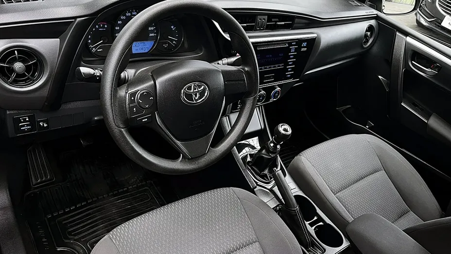 TOYOTA Corolla -