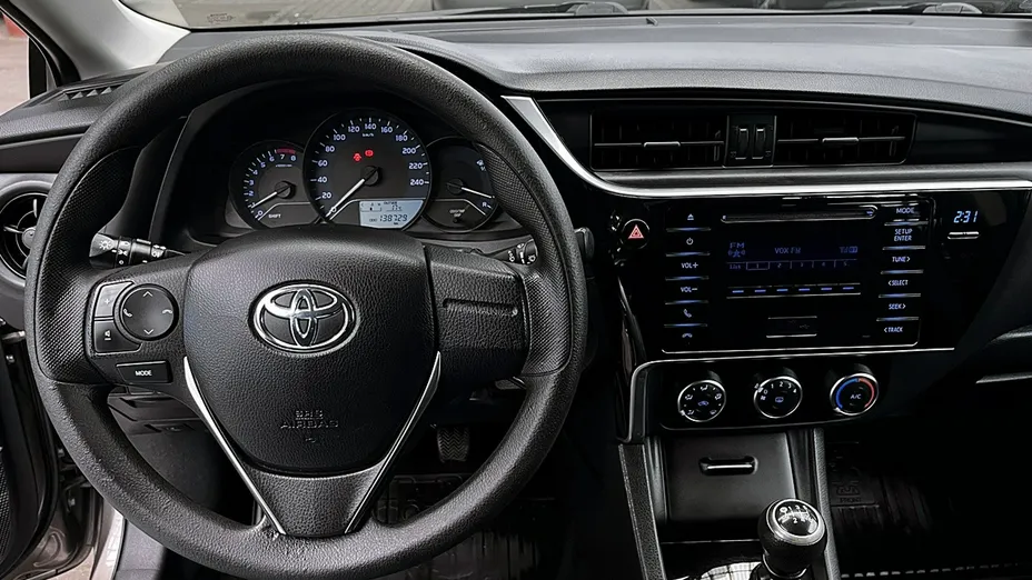 TOYOTA Corolla -