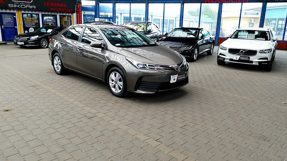 TOYOTA Corolla -