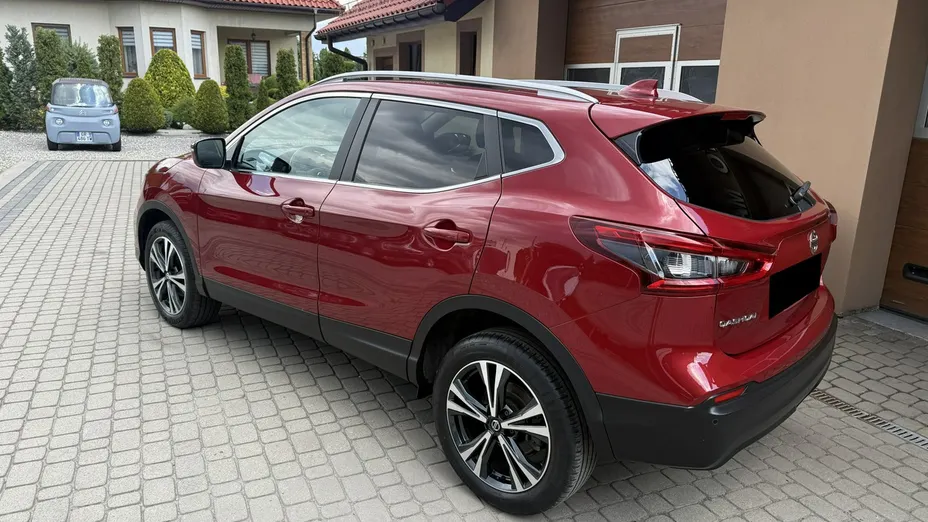 NISSAN Qashqai -