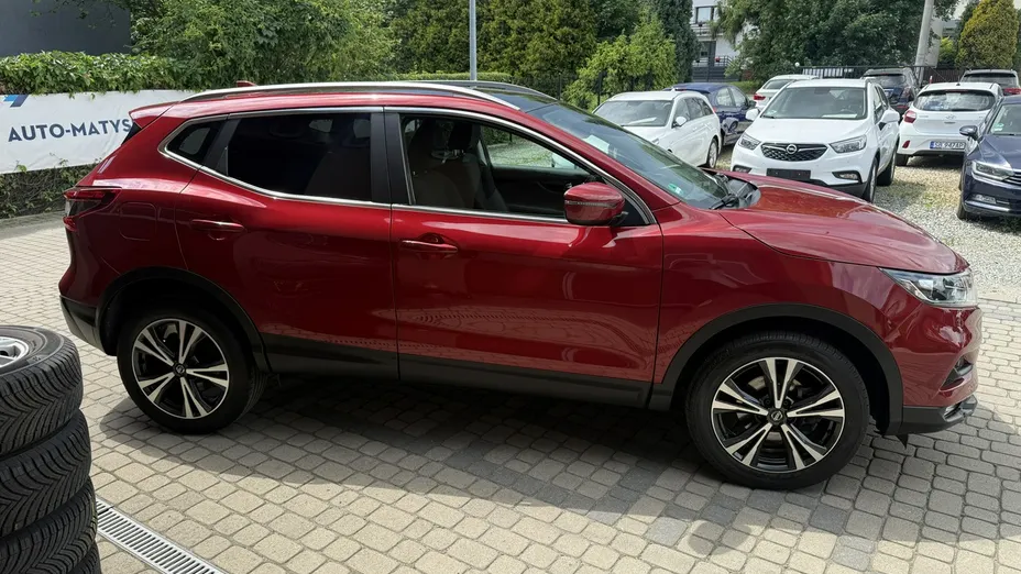 NISSAN Qashqai -