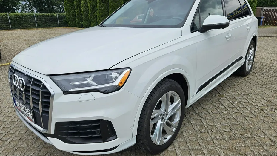 AUDI Q7 -