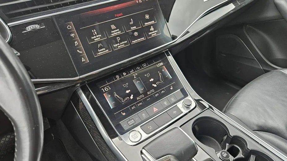 AUDI Q7 -