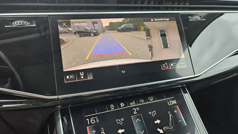 AUDI Q7 -