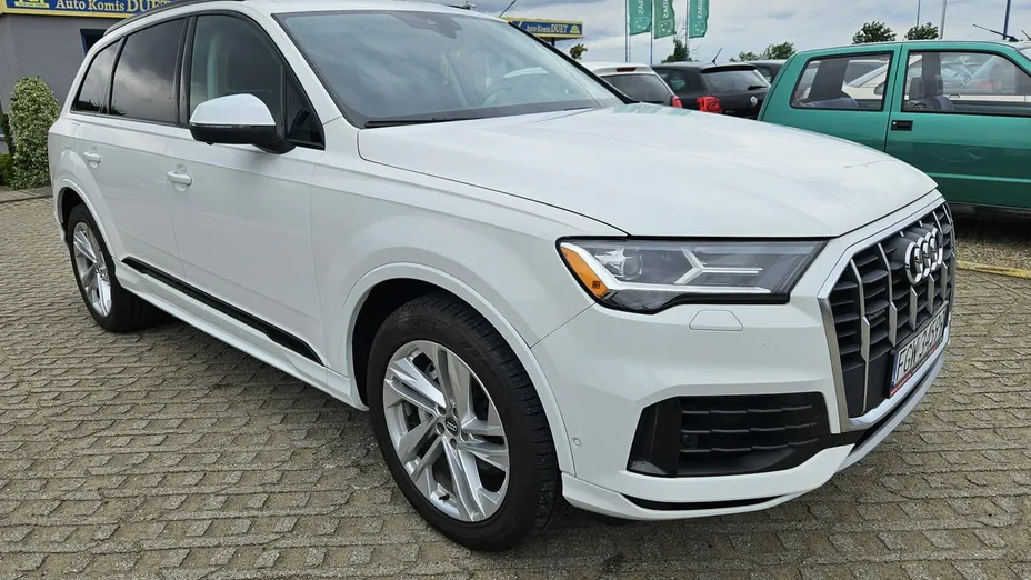 AUDI Q7 -