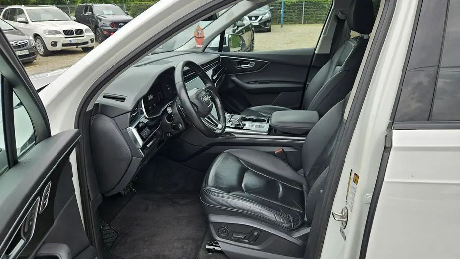 AUDI Q7 -