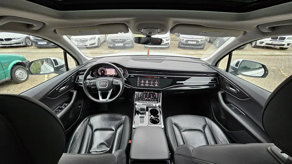 AUDI Q7 -