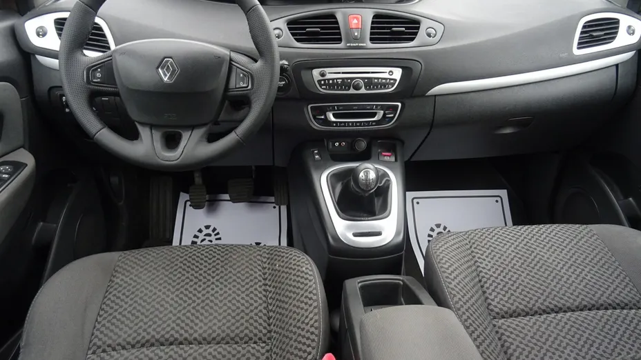 RENAULT Scenic -