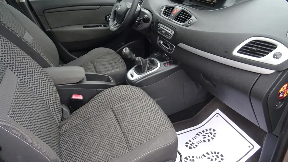 RENAULT Scenic -