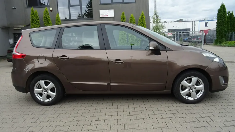 RENAULT Scenic -