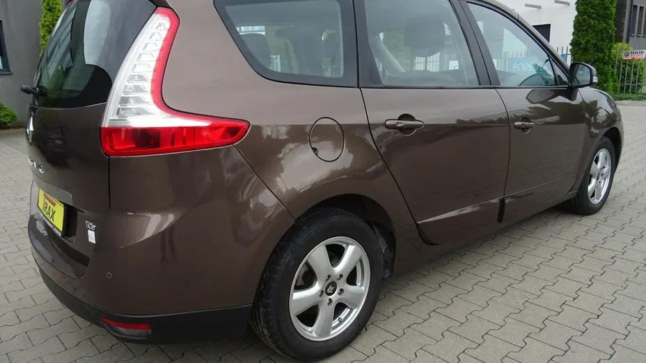 RENAULT Scenic -