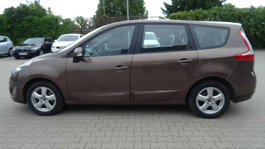 RENAULT Scenic -