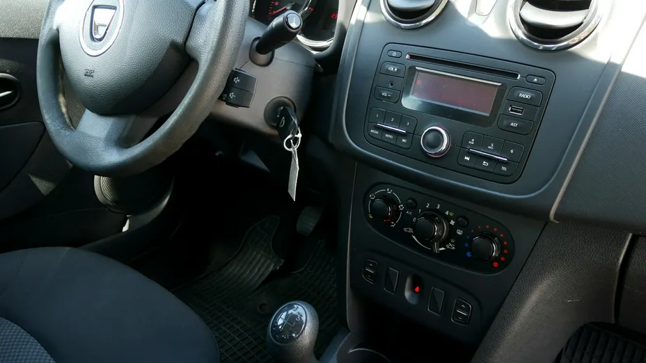 DACIA Logan -