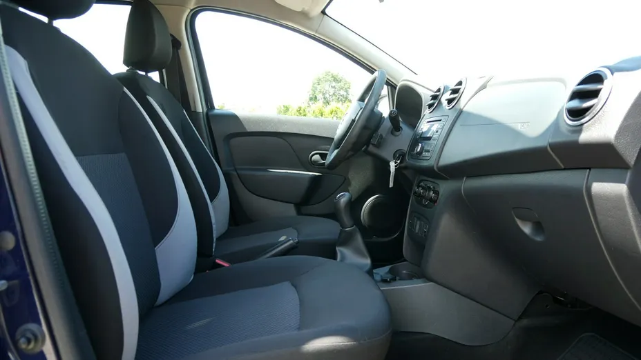 DACIA Logan -