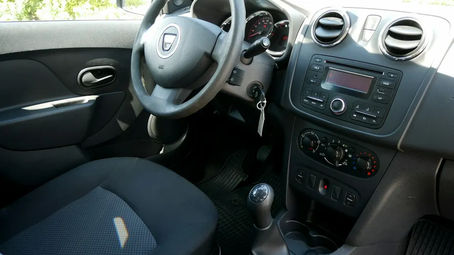 DACIA Logan -