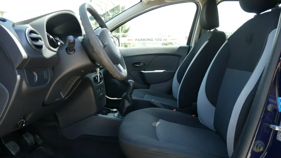 DACIA Logan -