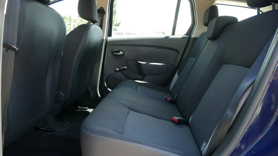 DACIA Logan -