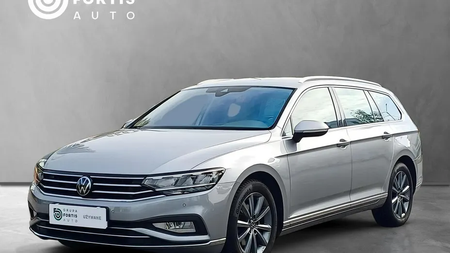 VOLKSWAGEN Passat -