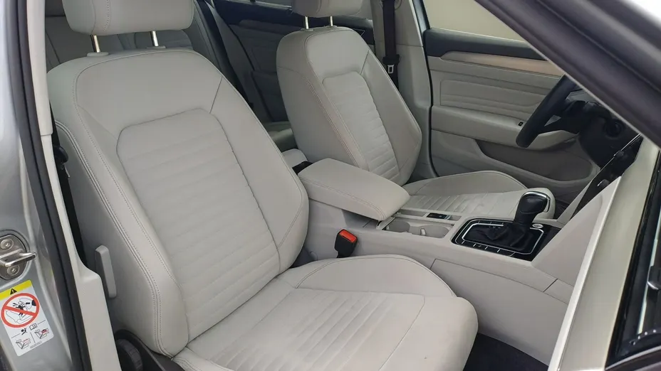 VOLKSWAGEN Passat -
