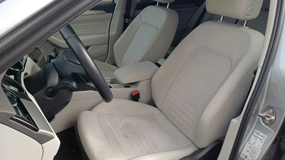 VOLKSWAGEN Passat -