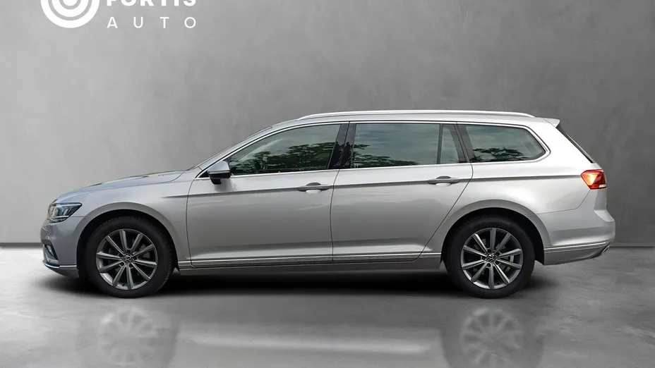 VOLKSWAGEN Passat -