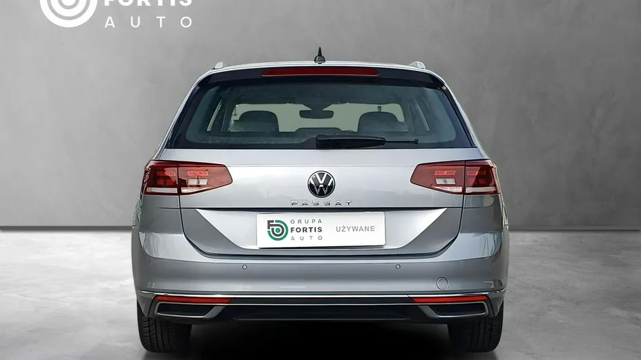 VOLKSWAGEN Passat -