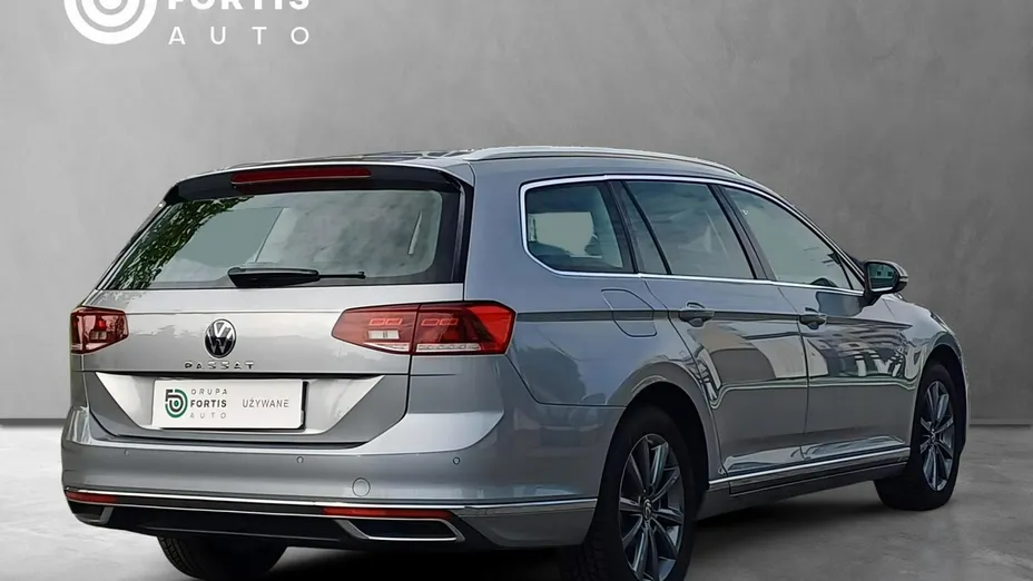 VOLKSWAGEN Passat -