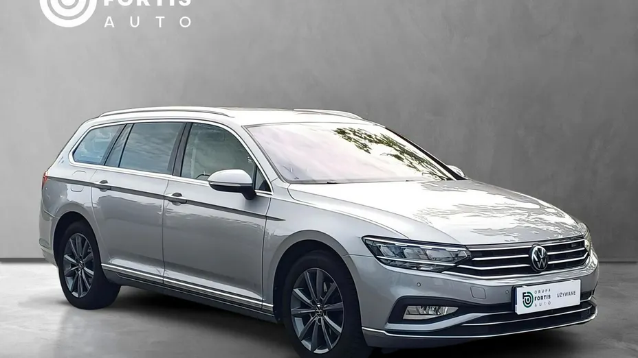 VOLKSWAGEN Passat -