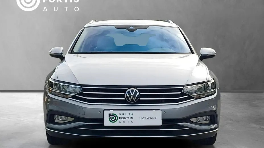 VOLKSWAGEN Passat -