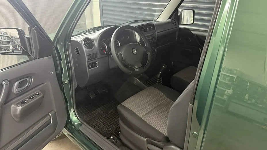 SUZUKI Jimny -