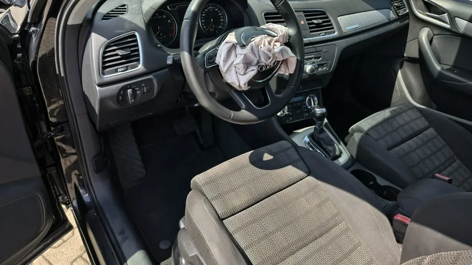 AUDI Q3 -