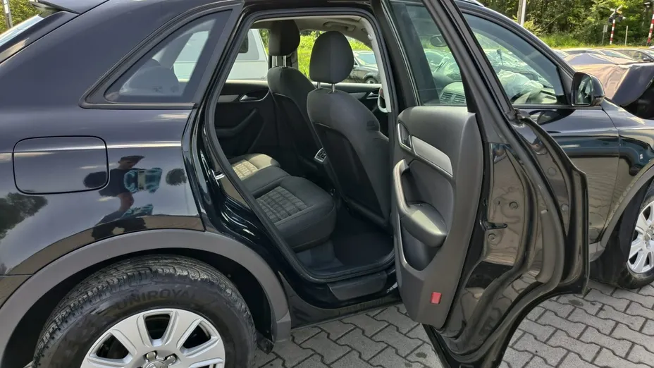 AUDI Q3 -