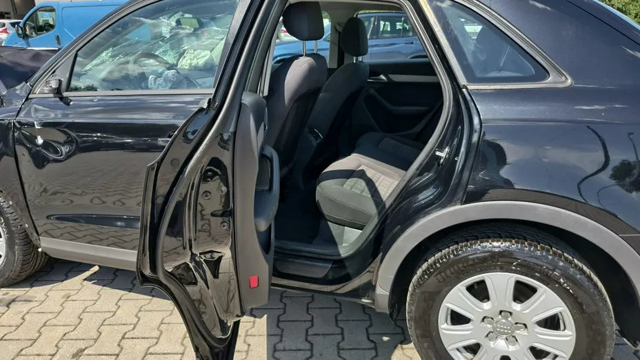 AUDI Q3 -