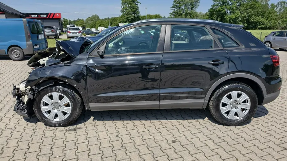 AUDI Q3 -