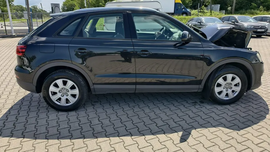 AUDI Q3 -