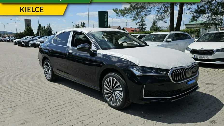 SKODA Superb -