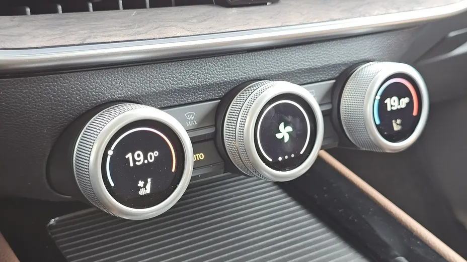 SKODA Superb -