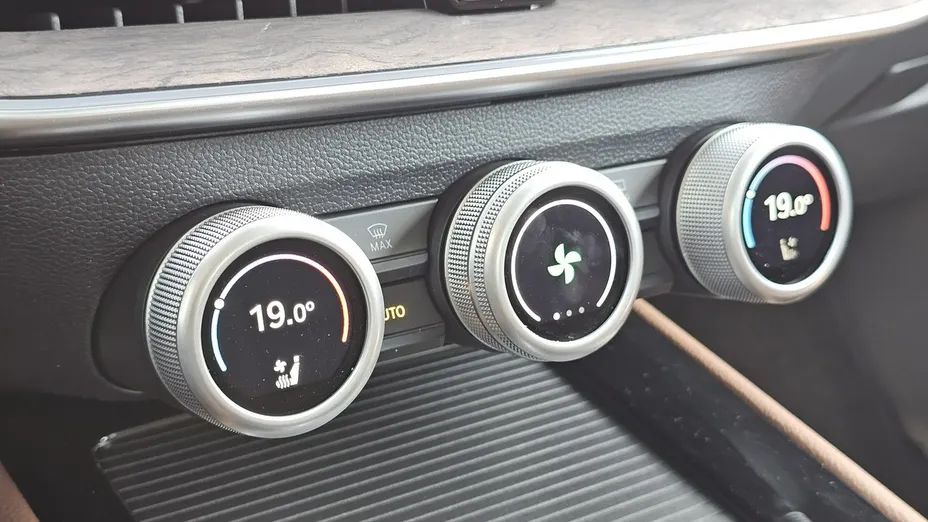 SKODA Superb -