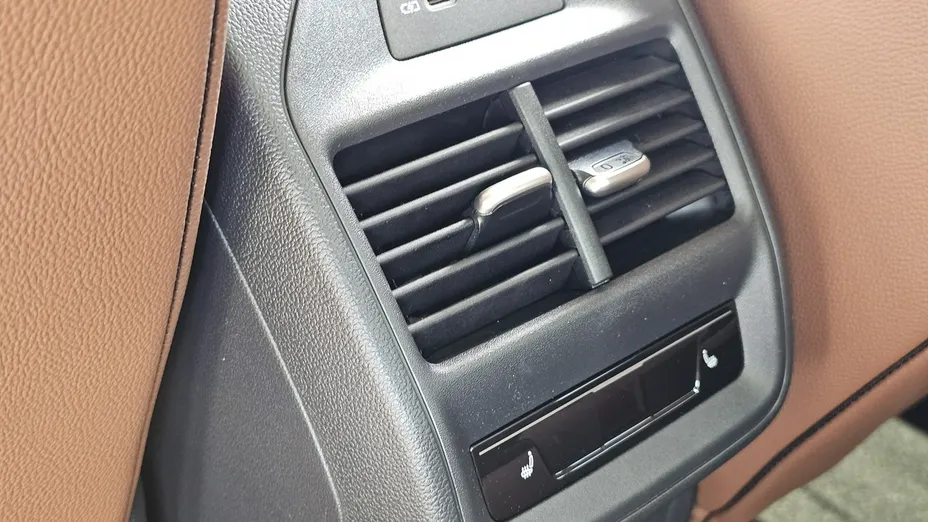 SKODA Superb -