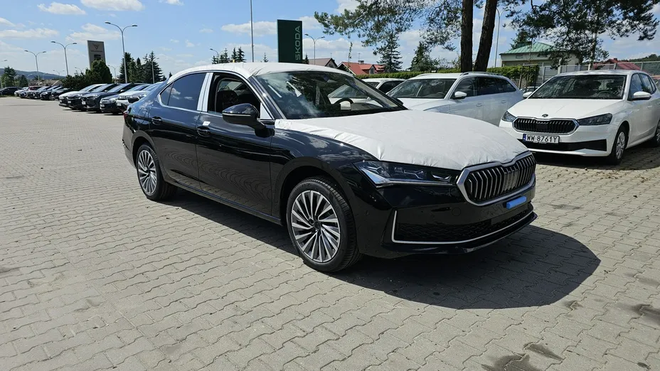SKODA Superb -