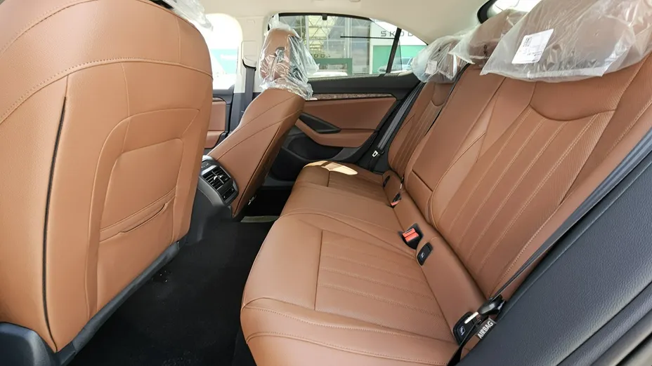 SKODA Superb -