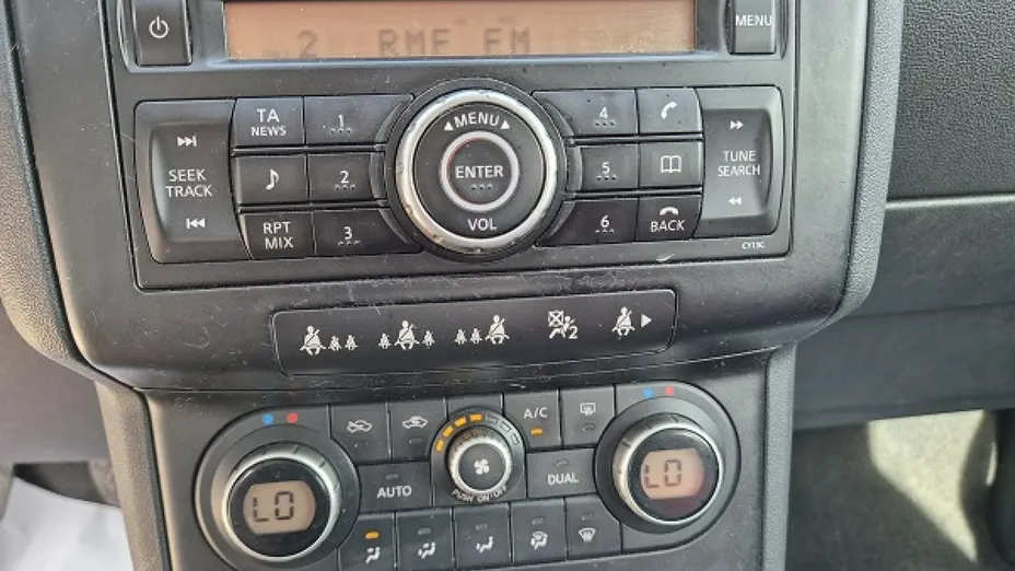 NISSAN Qashqai -