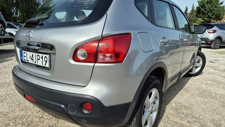 NISSAN Qashqai -