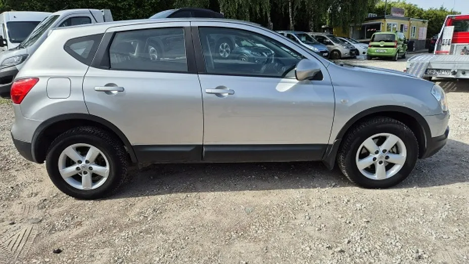 NISSAN Qashqai -