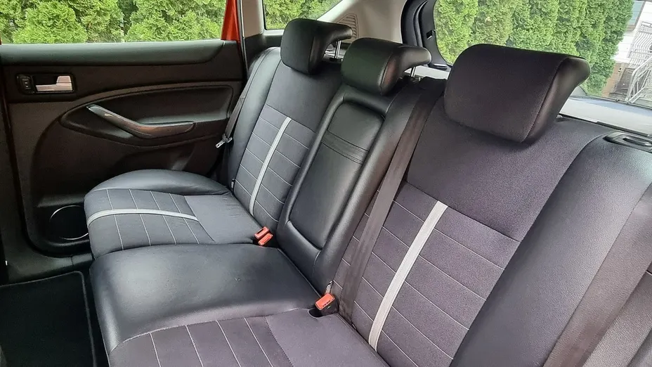 FORD Kuga -