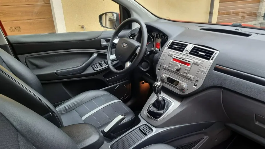 FORD Kuga -