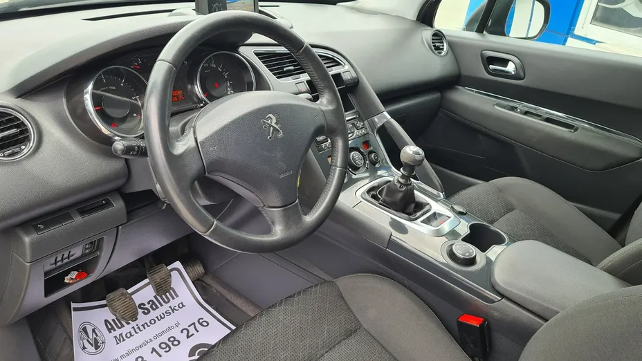 PEUGEOT 3008 -